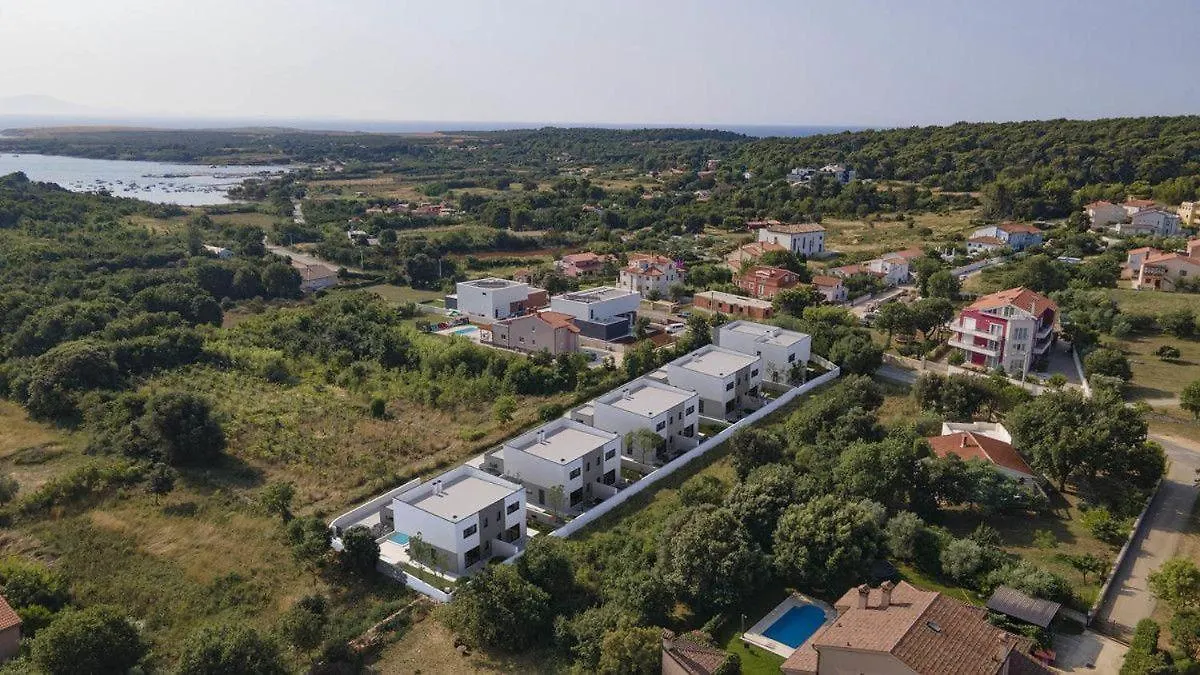 Luxury Villa With Private Pool Liznjan