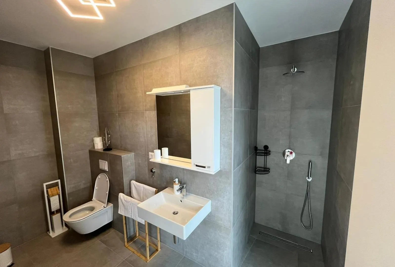 Luxury Villa With Private Pool Liznjan